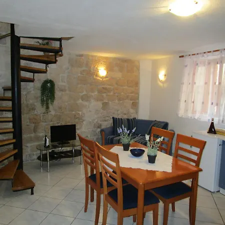 Marko Polo B Old Town * Trogir