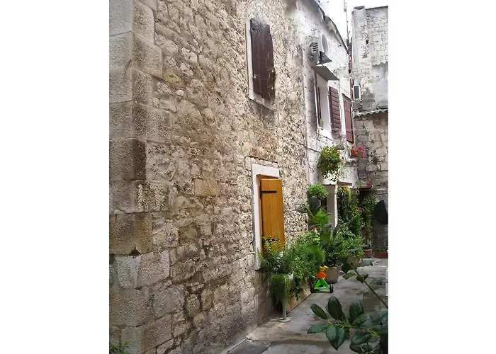 Marko Polo B Old Town Trogir