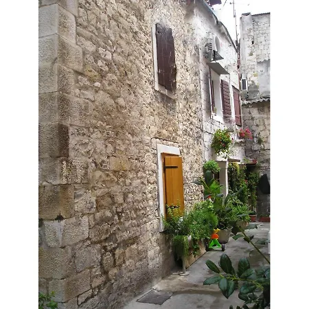 Marko Polo B Old Town Trogir